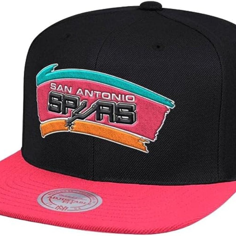 Mitchell & Ness San Antonio Spurs 2 Tone Classic HWC Adjustable Snapback